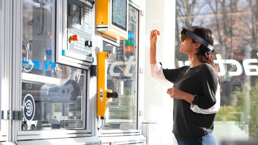 employee with data glasses