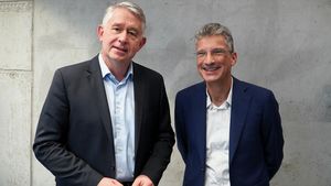 Prof. Oscar-Werner Reif, DFKI-Aufsichtsratsvorsitzender und Prof. Antonio Krüger, CEO des DFKI
