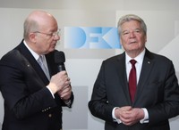 Bundespräsident Gauck mit dem Diplomatischen Korps zu Besuch am DFKI