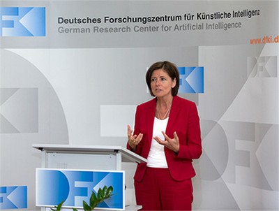 Ministerpräsidentin Dreyer bei ihrer Ansprache im DFKI